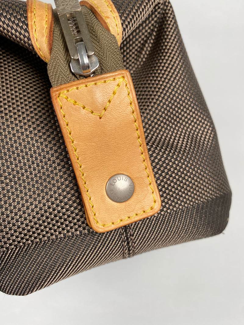 LOUIS VUITTON - DAMIER GEANT ALBATROS TOILETRY BAG