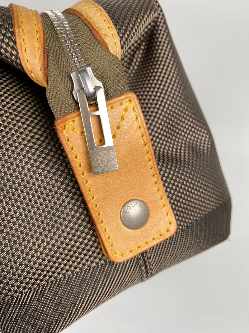 LOUIS VUITTON - DAMIER GEANT ALBATROS TOILETRY BAG