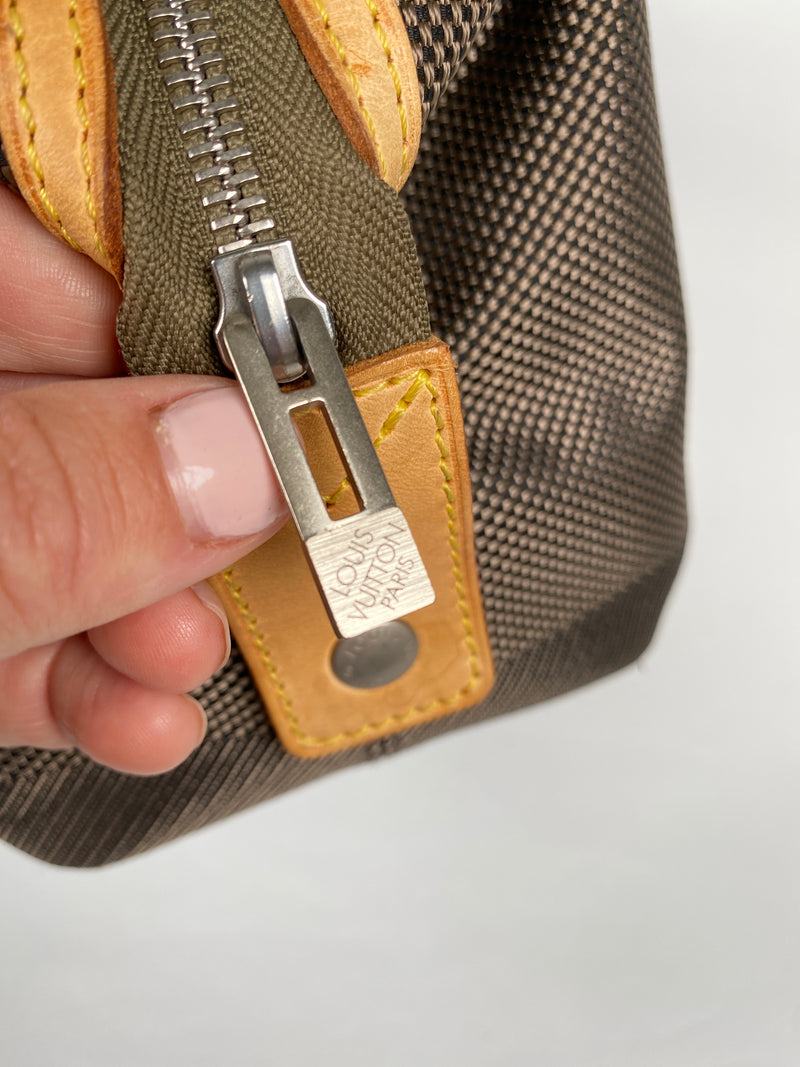 LOUIS VUITTON - DAMIER GEANT ALBATROS TOILETRY BAG