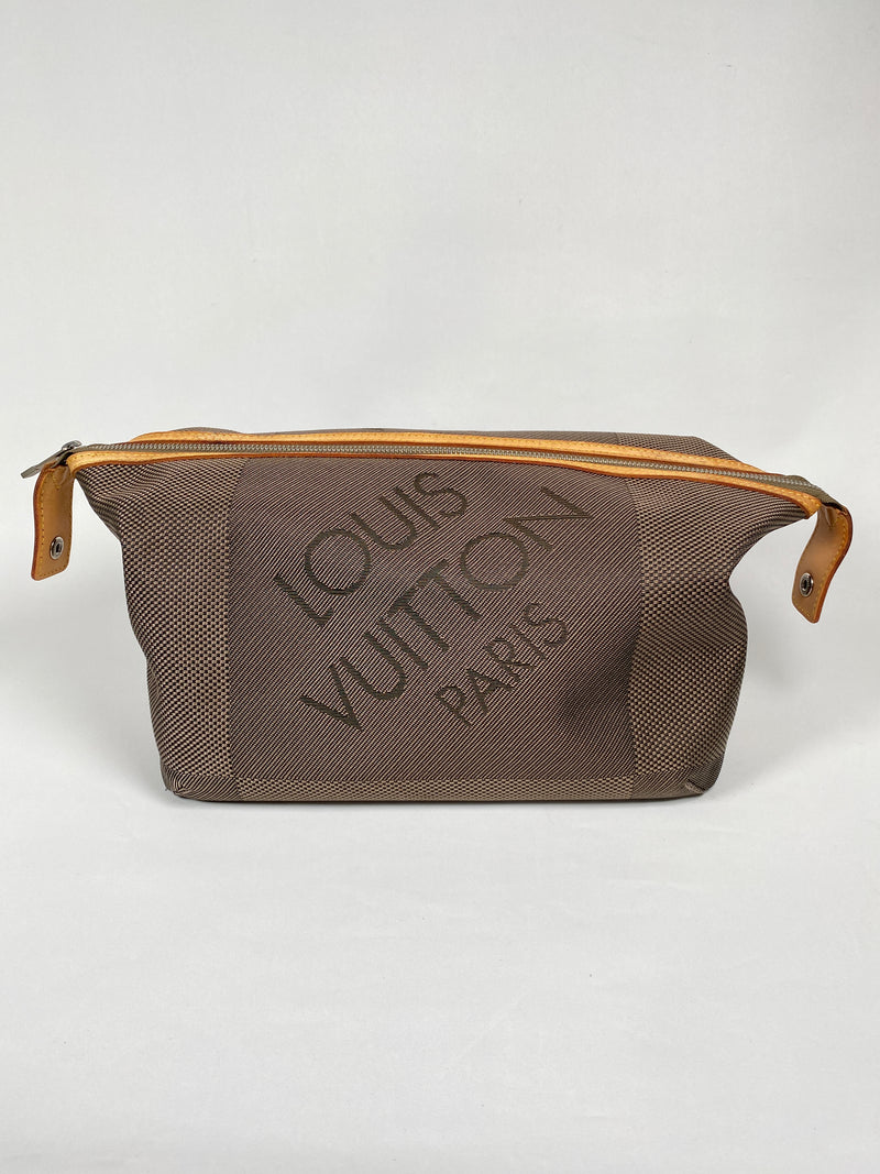 LOUIS VUITTON - DAMIER GEANT ALBATROS TOILETRY BAG