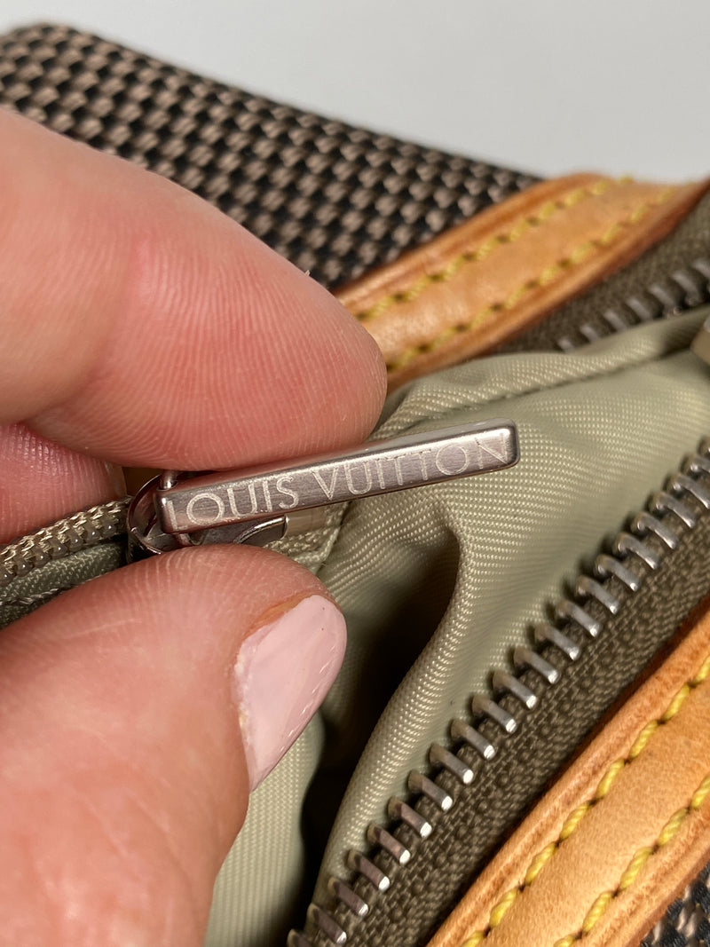 LOUIS VUITTON - DAMIER GEANT ALBATROS TOILETRY BAG