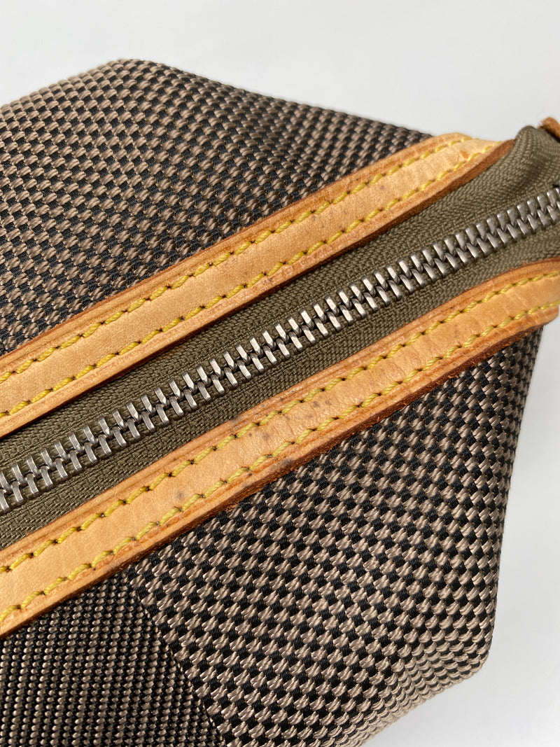 LOUIS VUITTON - DAMIER GEANT ALBATROS TOILETRY BAG