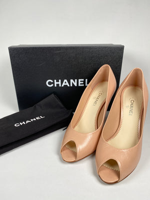 CHANEL - LAMBSKIN PEARL PEEP TOE PUMPS IN BLUSH BEIGE - SZ 36.5C