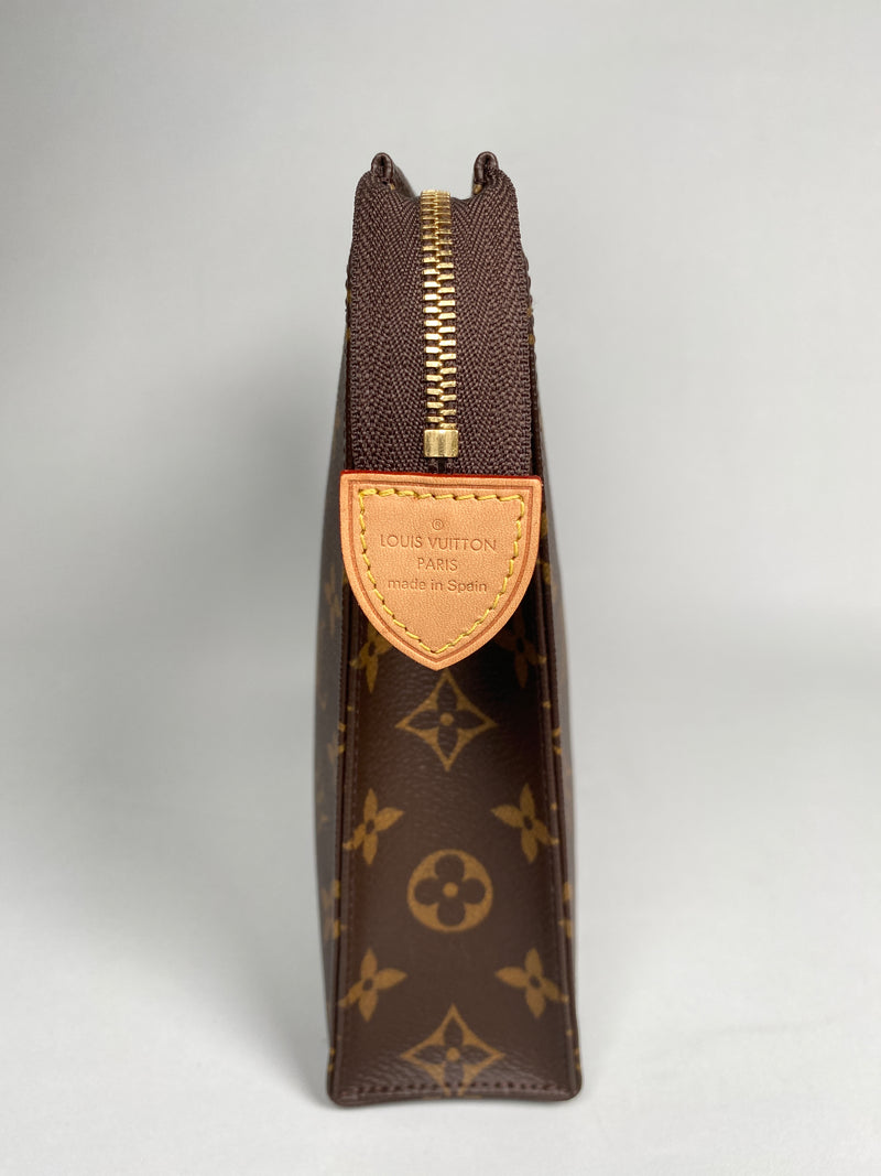 LOUIS VUITTON - TOILETRY 26 IN MONOGRAM CANVAS (YR 2020)