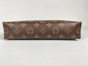 LOUIS VUITTON - TOILETRY 26 IN MONOGRAM CANVAS (YR 2020)