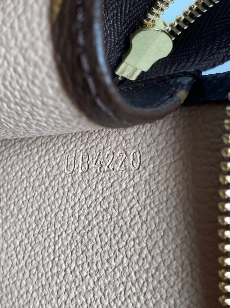 LOUIS VUITTON - TOILETRY 26 IN MONOGRAM CANVAS (YR 2020)