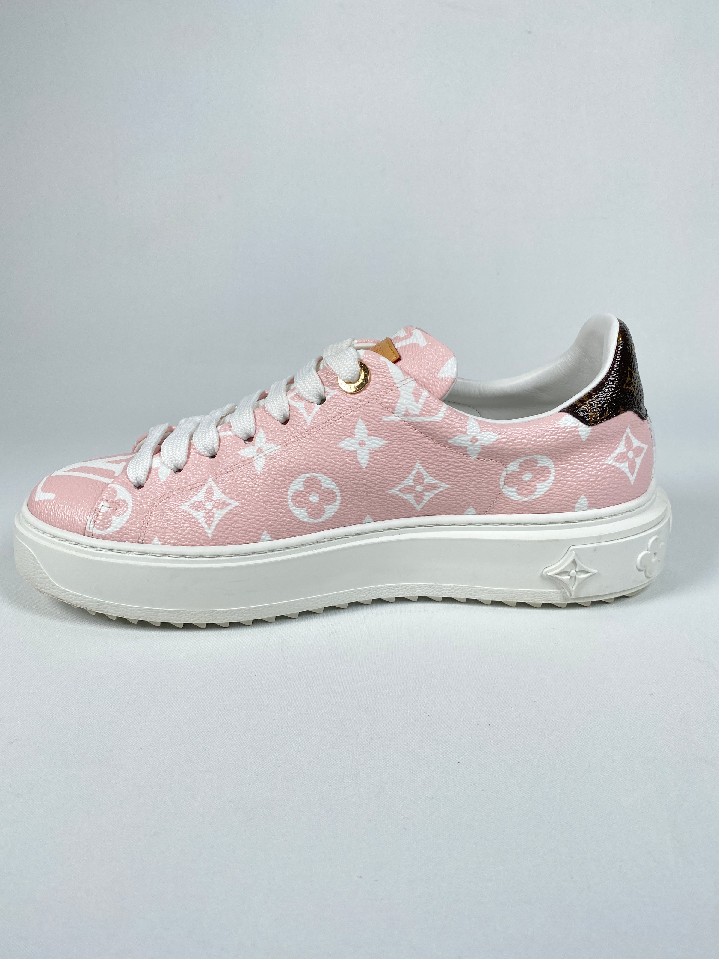 Louis Vuitton Time Out Sneaker Powdery Pink. Size 38.0