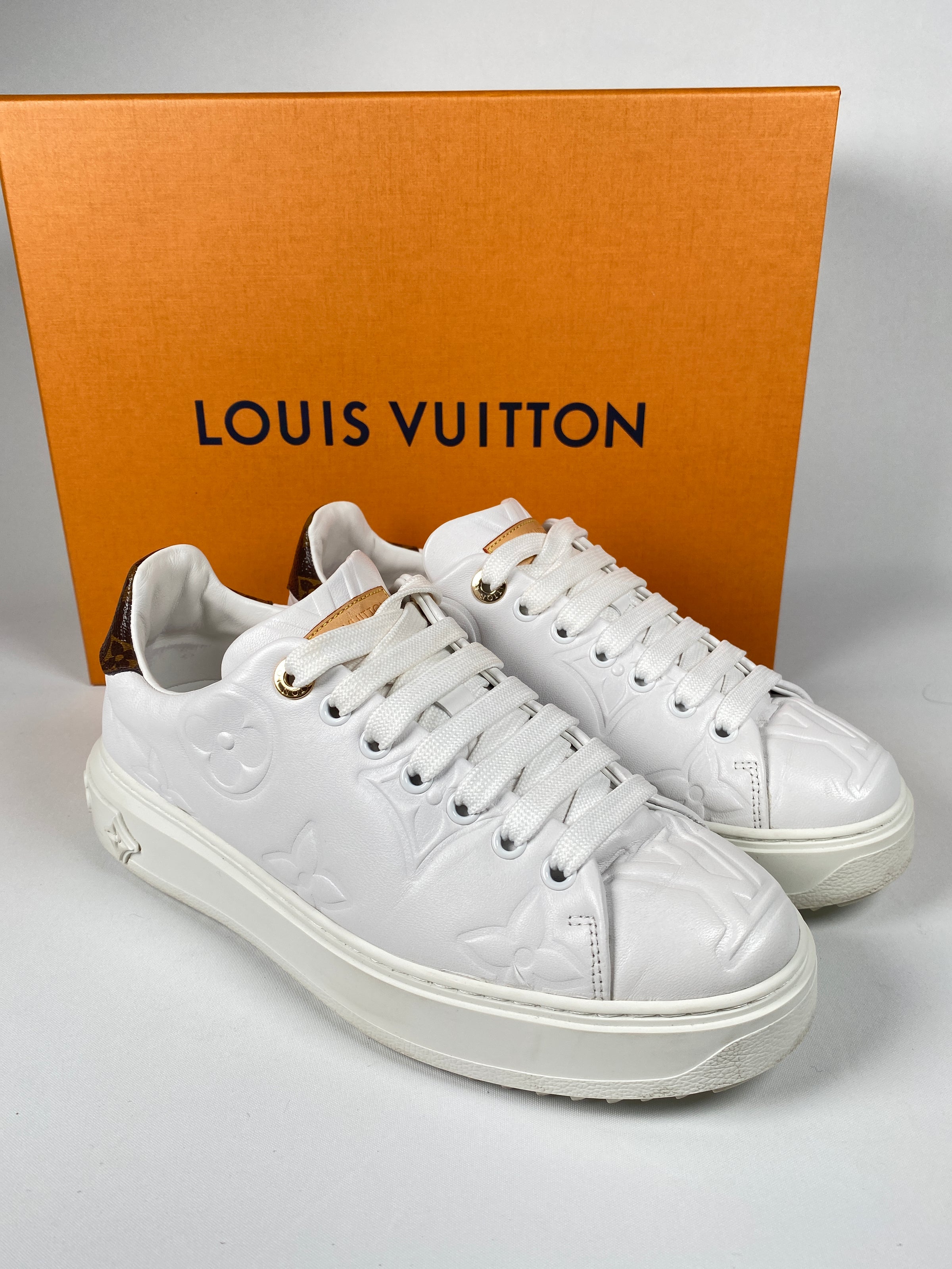 LOUIS VUITTON Time Out Sneaker White. Size 38