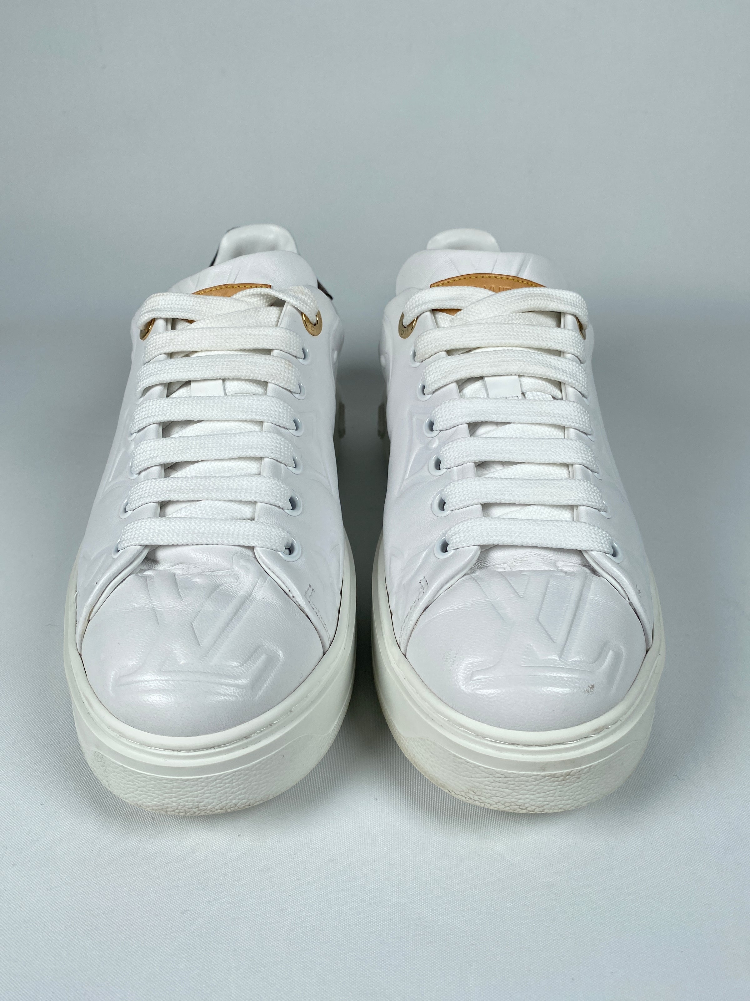 Louis Vuitton Time Out sneakers White Leather ref.393830 - Joli Closet