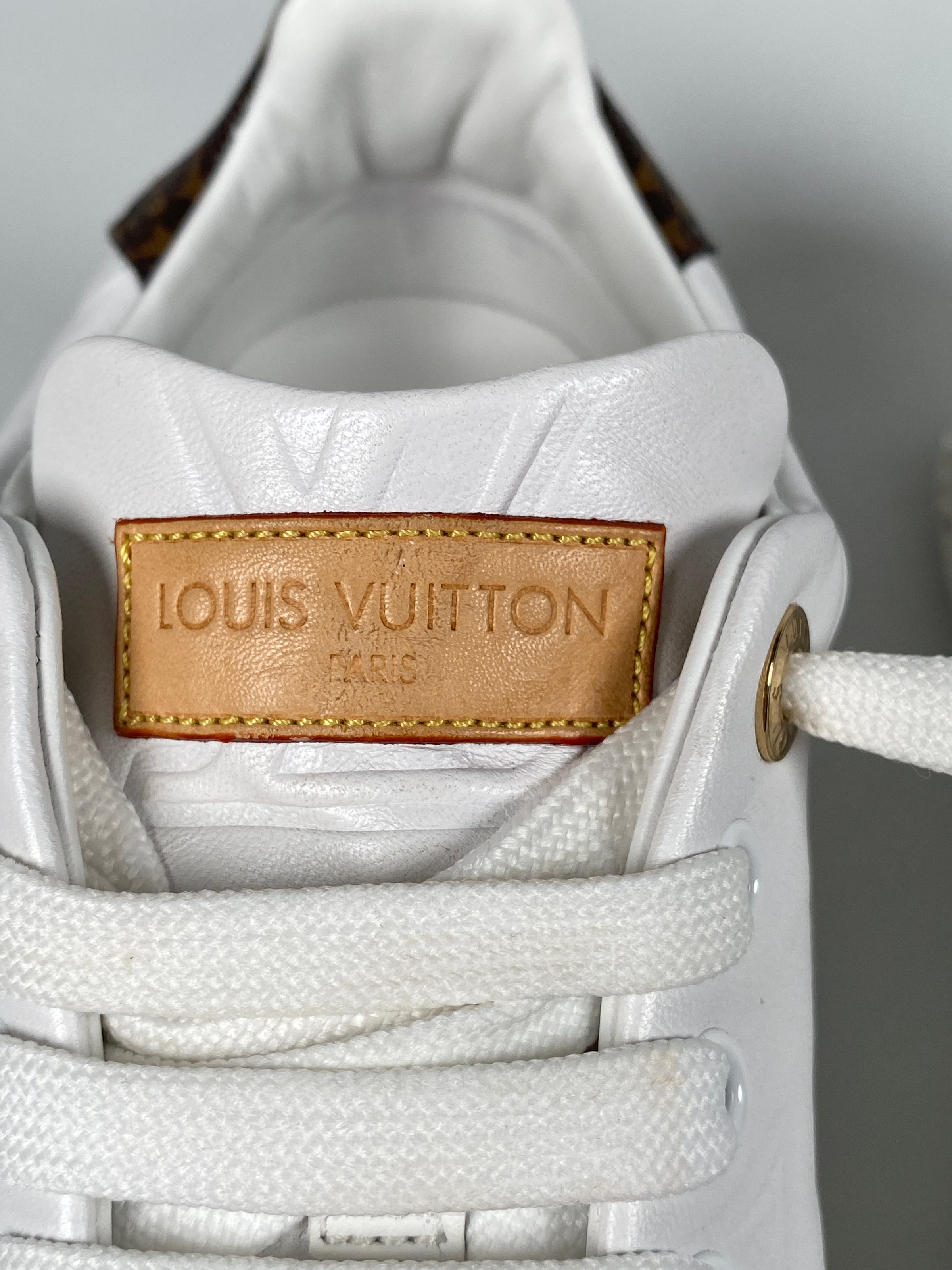 Time out cloth trainers Louis Vuitton White size 38.5 EU in Cloth - 26403801