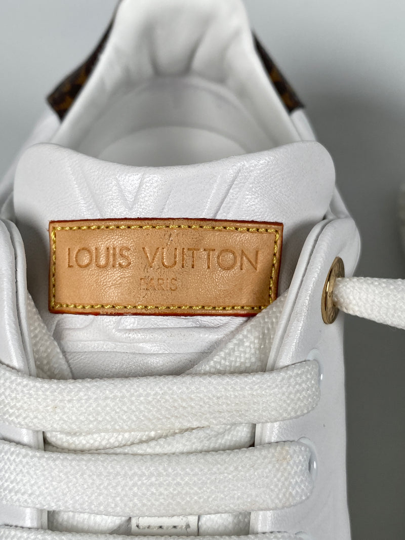 LOUIS VUITTON - TIME OUT SNEAKER IN WHITE - SZ 38