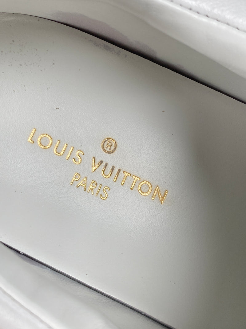 LOUIS VUITTON - TIME OUT SNEAKER IN WHITE - SZ 38