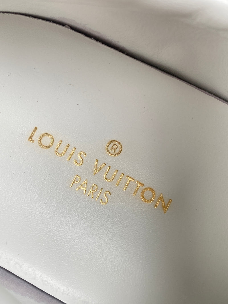 LOUIS VUITTON - TIME OUT SNEAKER IN WHITE - SZ 38