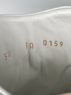 LOUIS VUITTON - TIME OUT SNEAKER IN WHITE - SZ 38