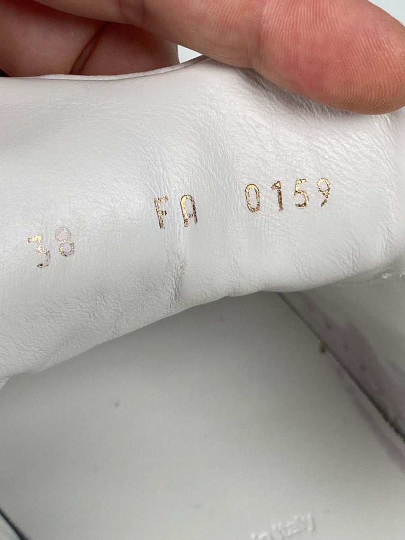 LOUIS VUITTON - TIME OUT SNEAKER IN WHITE - SZ 38