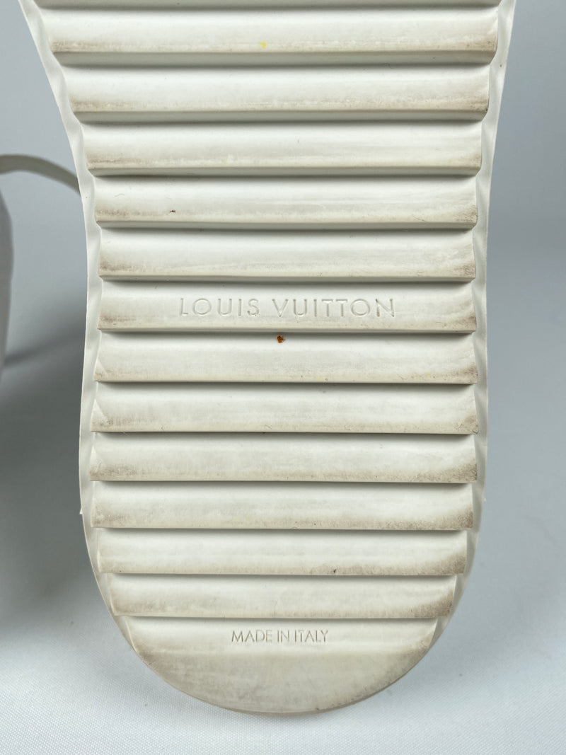LOUIS VUITTON - TIME OUT SNEAKER IN WHITE - SZ 38