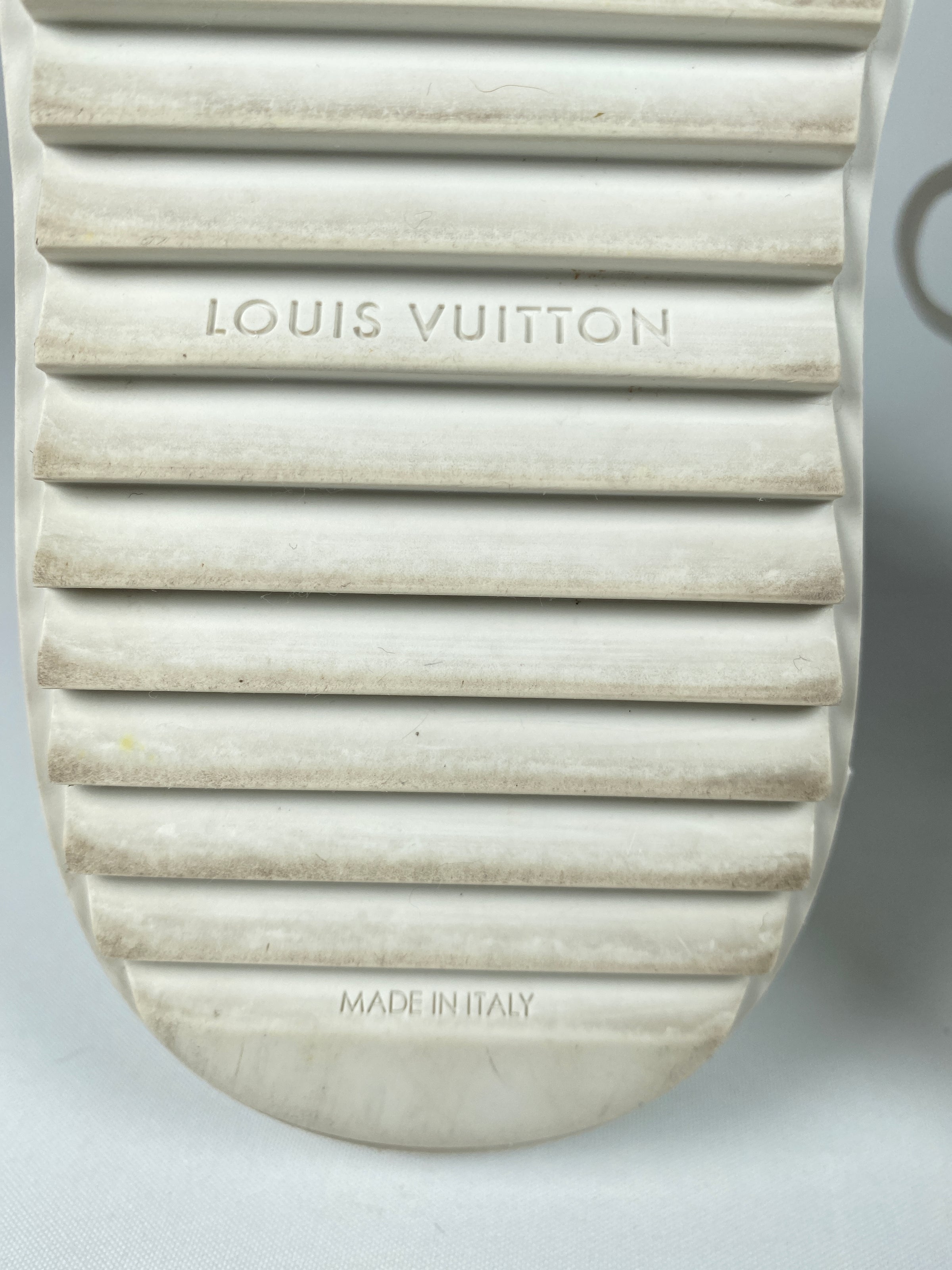 Time out trainers Louis Vuitton White size 38 EU in Rubber - 32263312