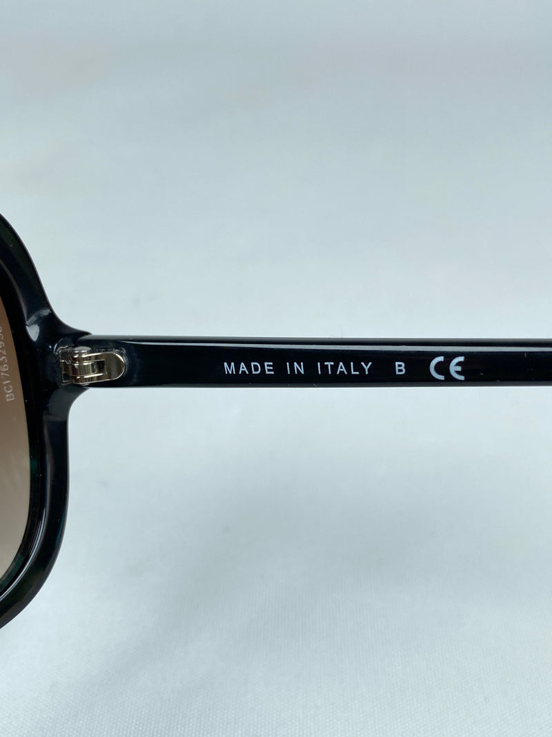 CHANEL - BLACK & WHITE OVERSIZE SUNGLASSES