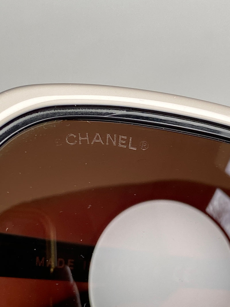 CHANEL - BLACK & WHITE OVERSIZE SUNGLASSES