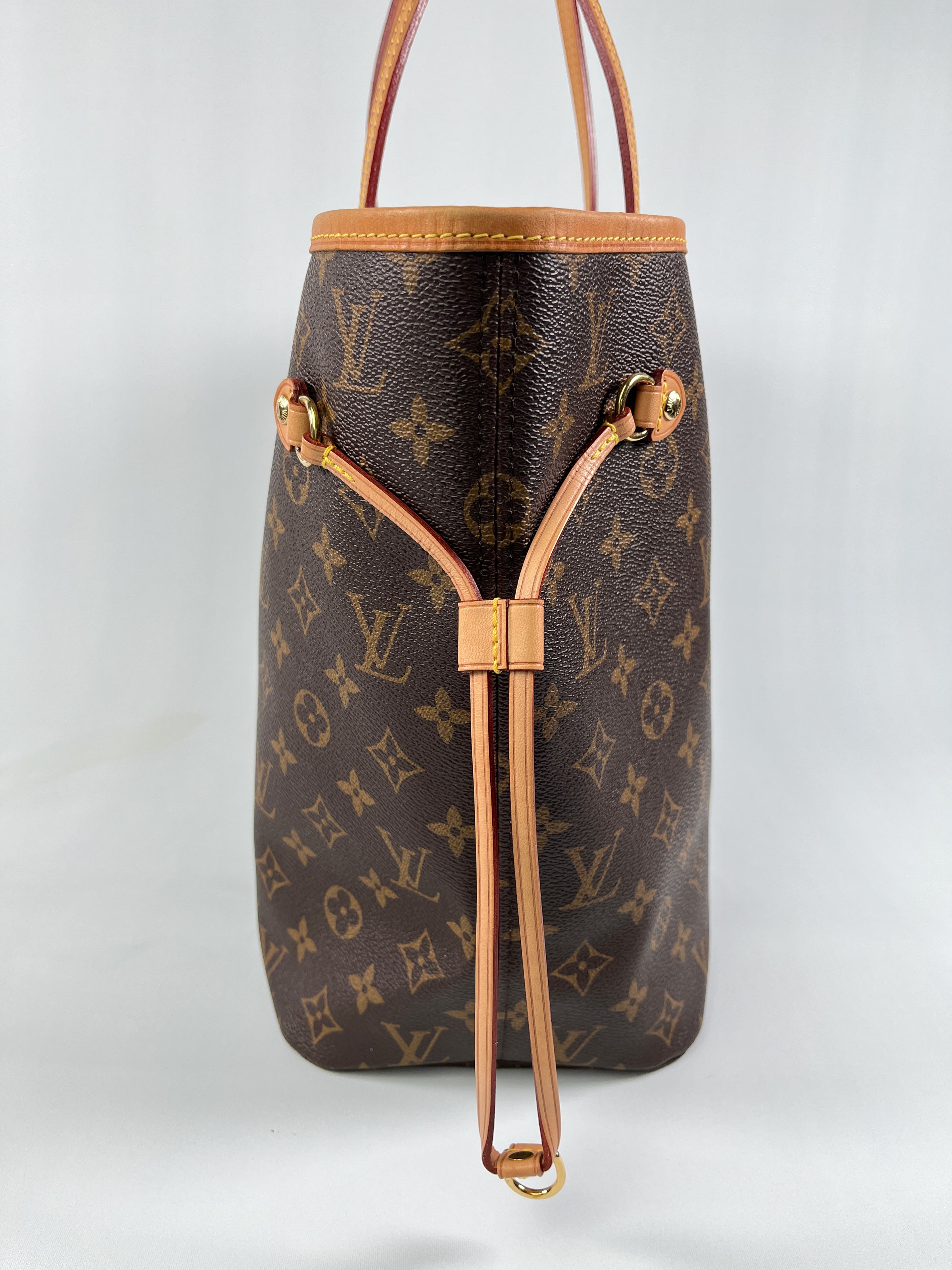 Neverfull MM Monogram Canvas - Handbags