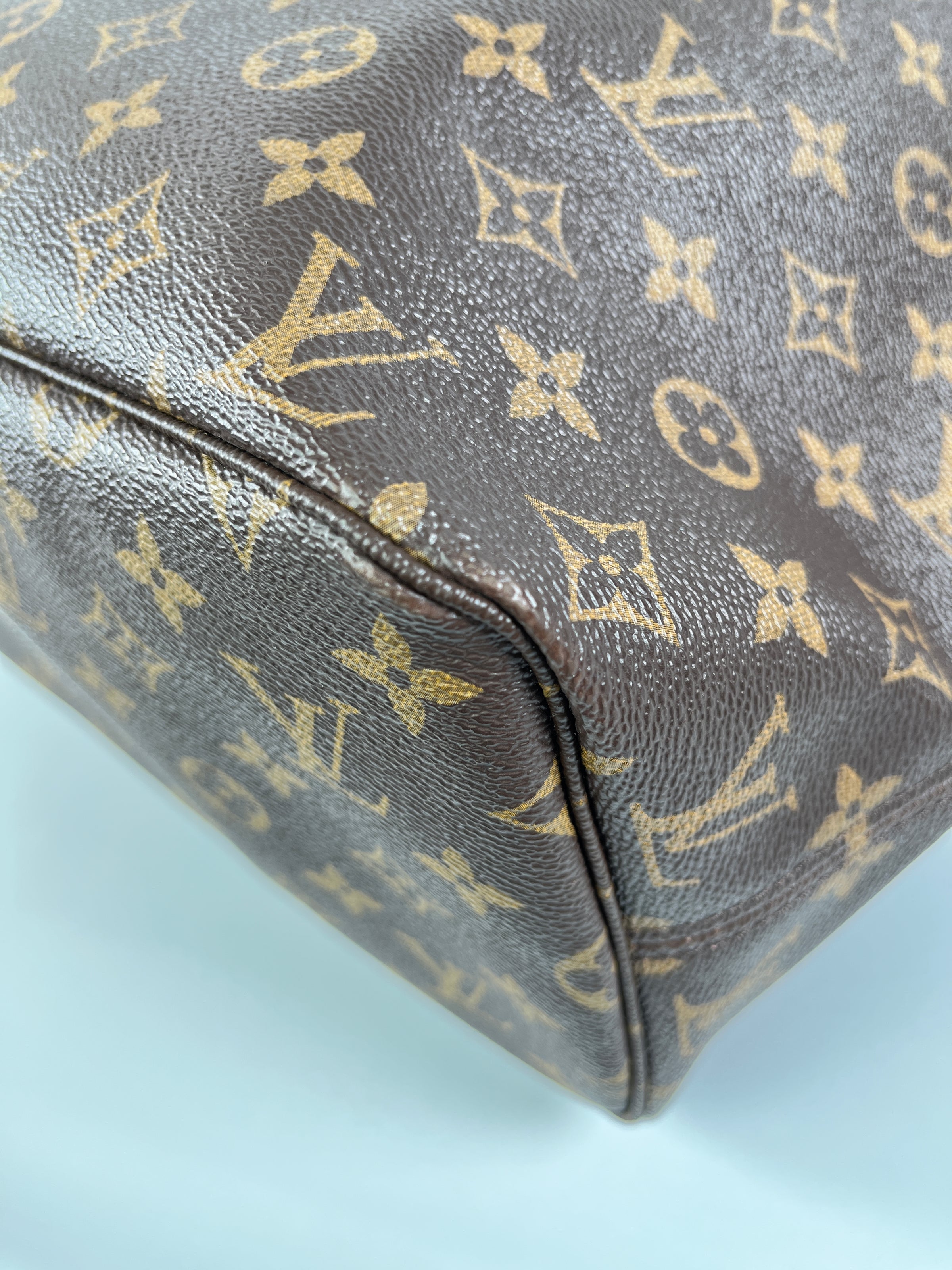 Louis vuitton neverfull yellow interior top