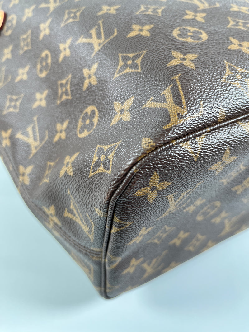 LOUIS VUITTON - NEVERFULL MM TOTE IN MONOGRAM WITH BEIGE INTERIOR