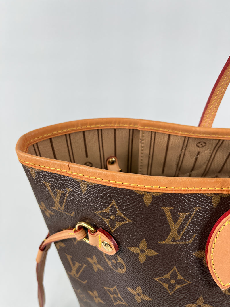 LOUIS VUITTON - NEVERFULL MM TOTE IN MONOGRAM WITH BEIGE INTERIOR