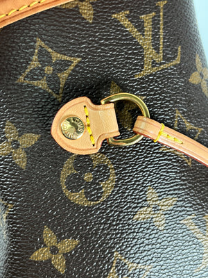 LOUIS VUITTON - NEVERFULL MM TOTE IN MONOGRAM WITH BEIGE INTERIOR
