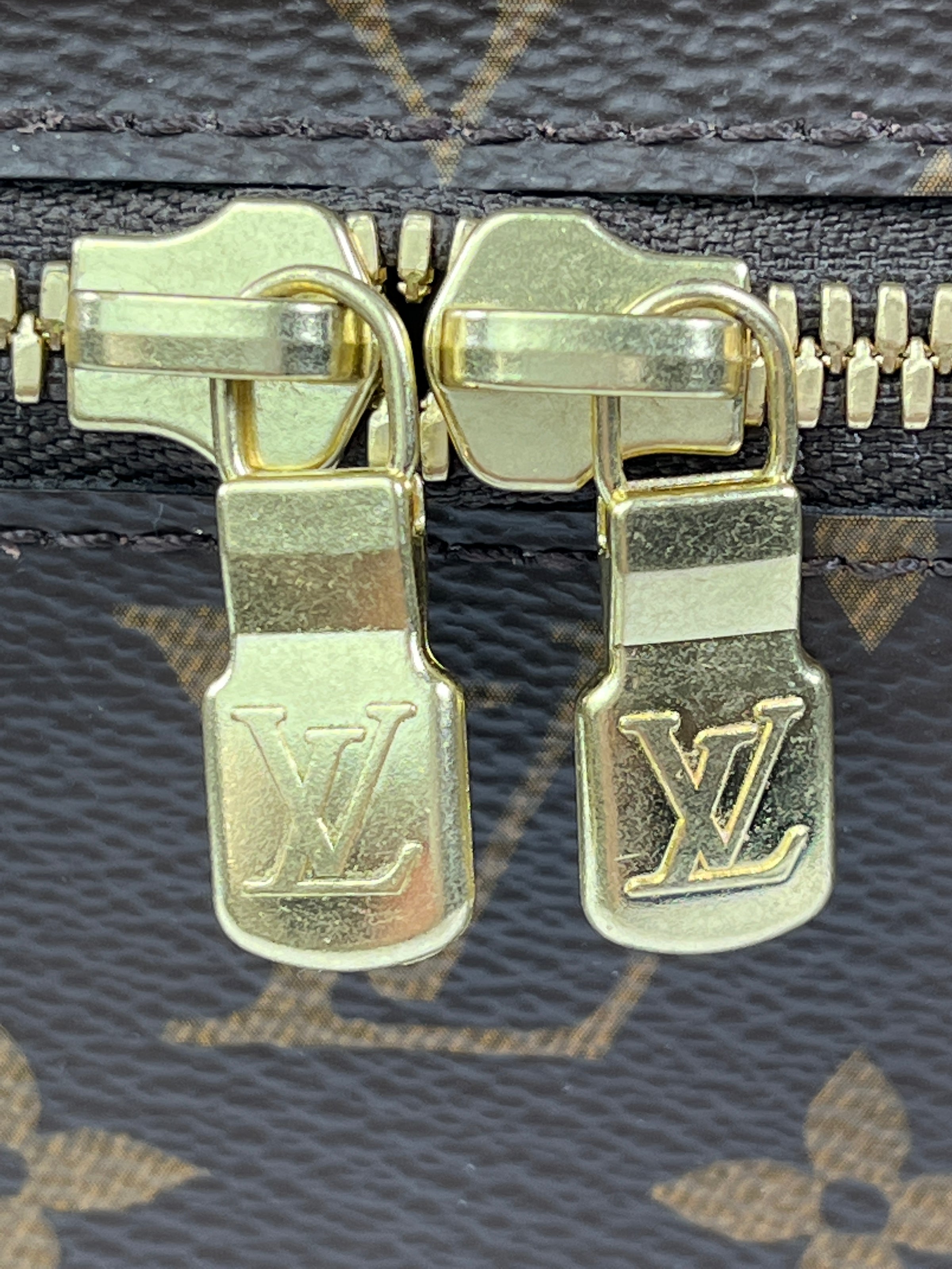 Louis Vuitton Zipper Pull 