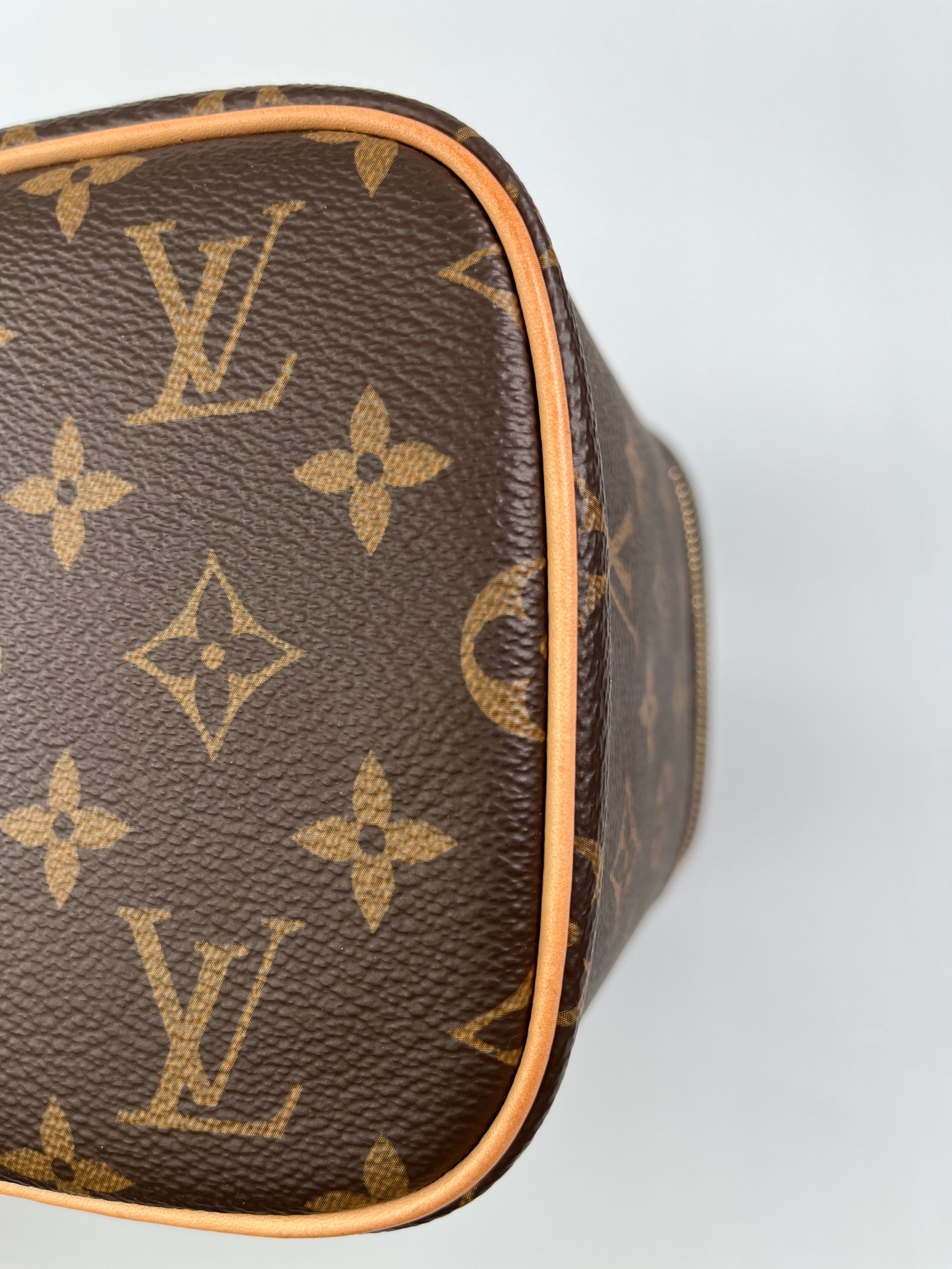 LOUIS VUITTON - NICE BB TRAVEL CASE IN MONOGRAM CANVAS – RE.LUXE AU