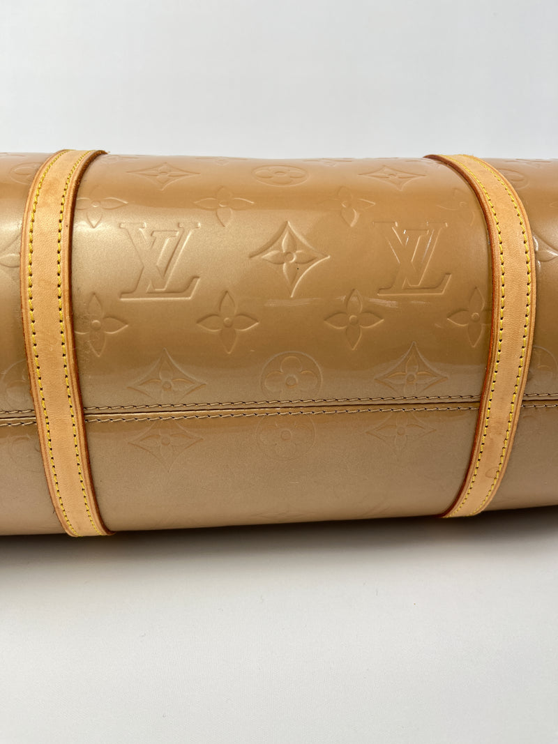 LOUIS VUITTON - BEDFORD PAPILLON BAG IN BEIGE MONOGRAM VERNIS