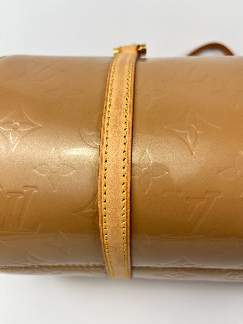 LOUIS VUITTON - BEDFORD PAPILLON BAG IN BEIGE MONOGRAM VERNIS