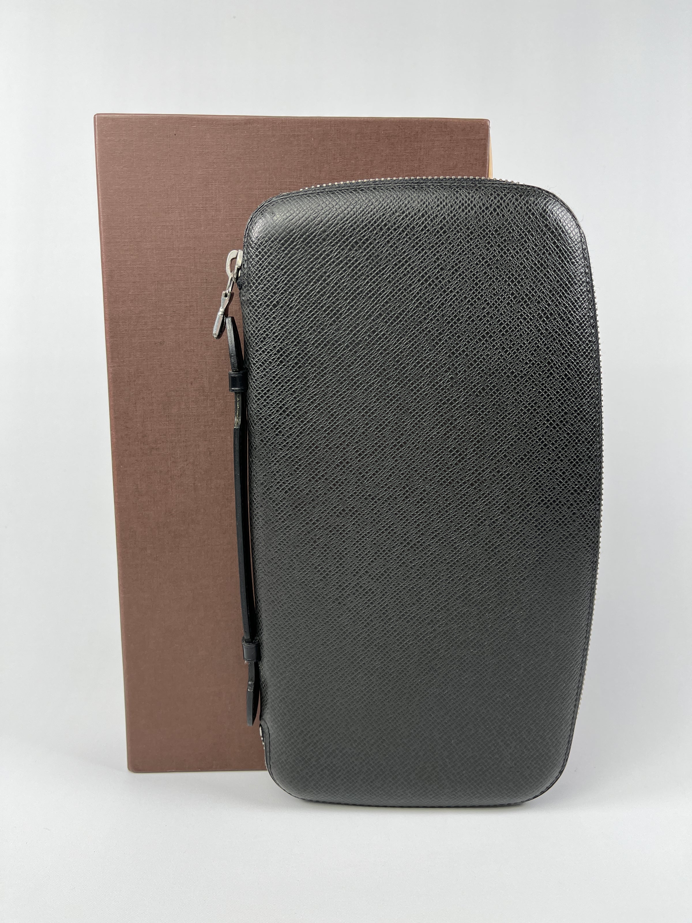 Louis Vuitton Atol Taiga Leather Travel Case Organizer