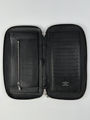 LOUIS VUITTON - ATOLL TRAVEL CASE ORGANISER BLACK TAIGA LEATHER