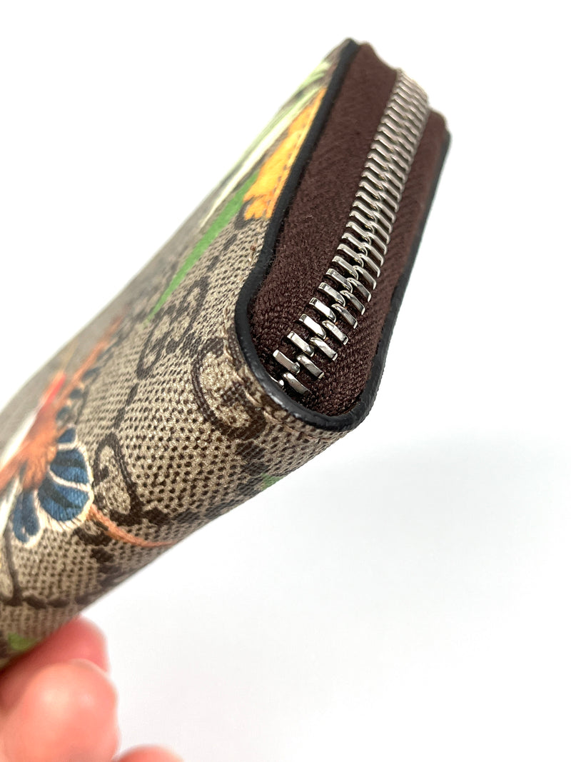 GUCCI - TIAN LIMITED EDITION GG SUPREME CARD CASE