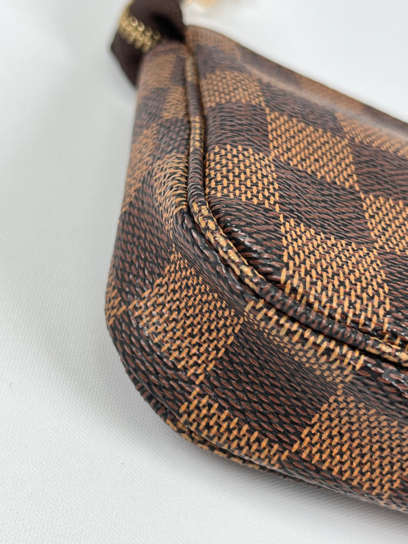 LOUIS VUITTON - BUCKET POCHETTE IN DAMIER EBENE