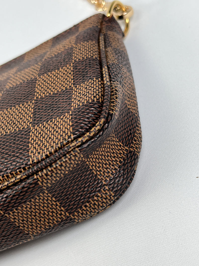 LOUIS VUITTON - BUCKET POCHETTE IN DAMIER EBENE