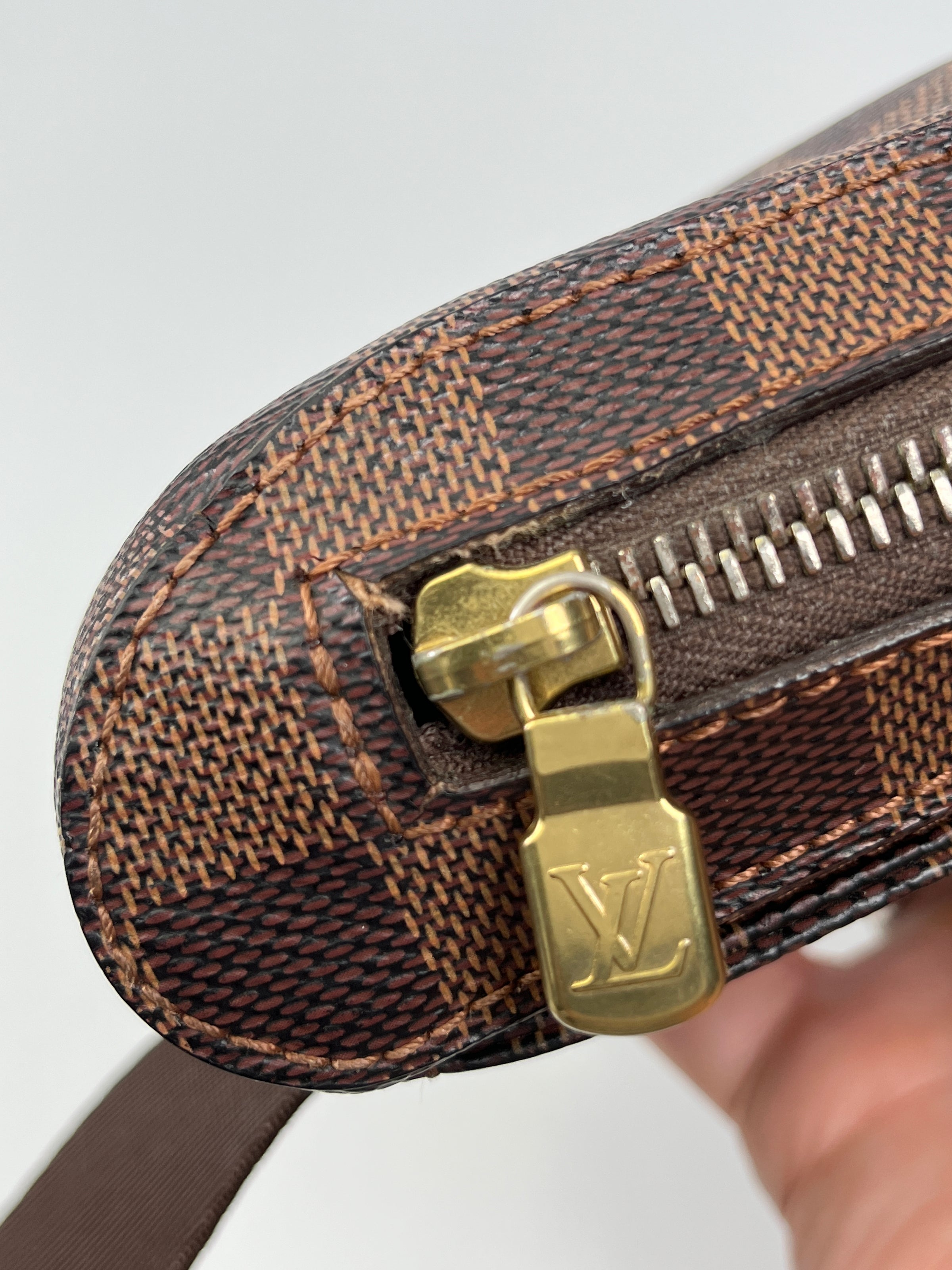 LOUIS VUITTON - GERONIMOS BELT BAG IN DAMIER EBENE - YR 2009 – RE.LUXE AU