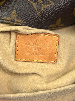 LOUIS VUITTON - ARTSY MM IN MONOGRAM CANVAS