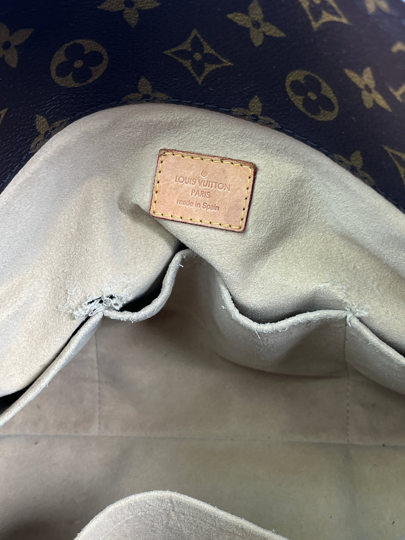 LOUIS VUITTON - ARTSY MM IN MONOGRAM CANVAS