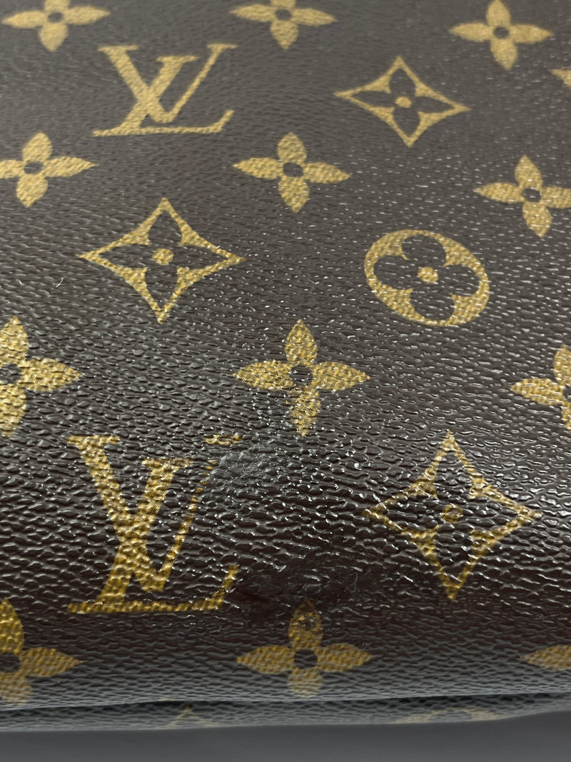 LOUIS VUITTON - ARTSY MM IN MONOGRAM CANVAS