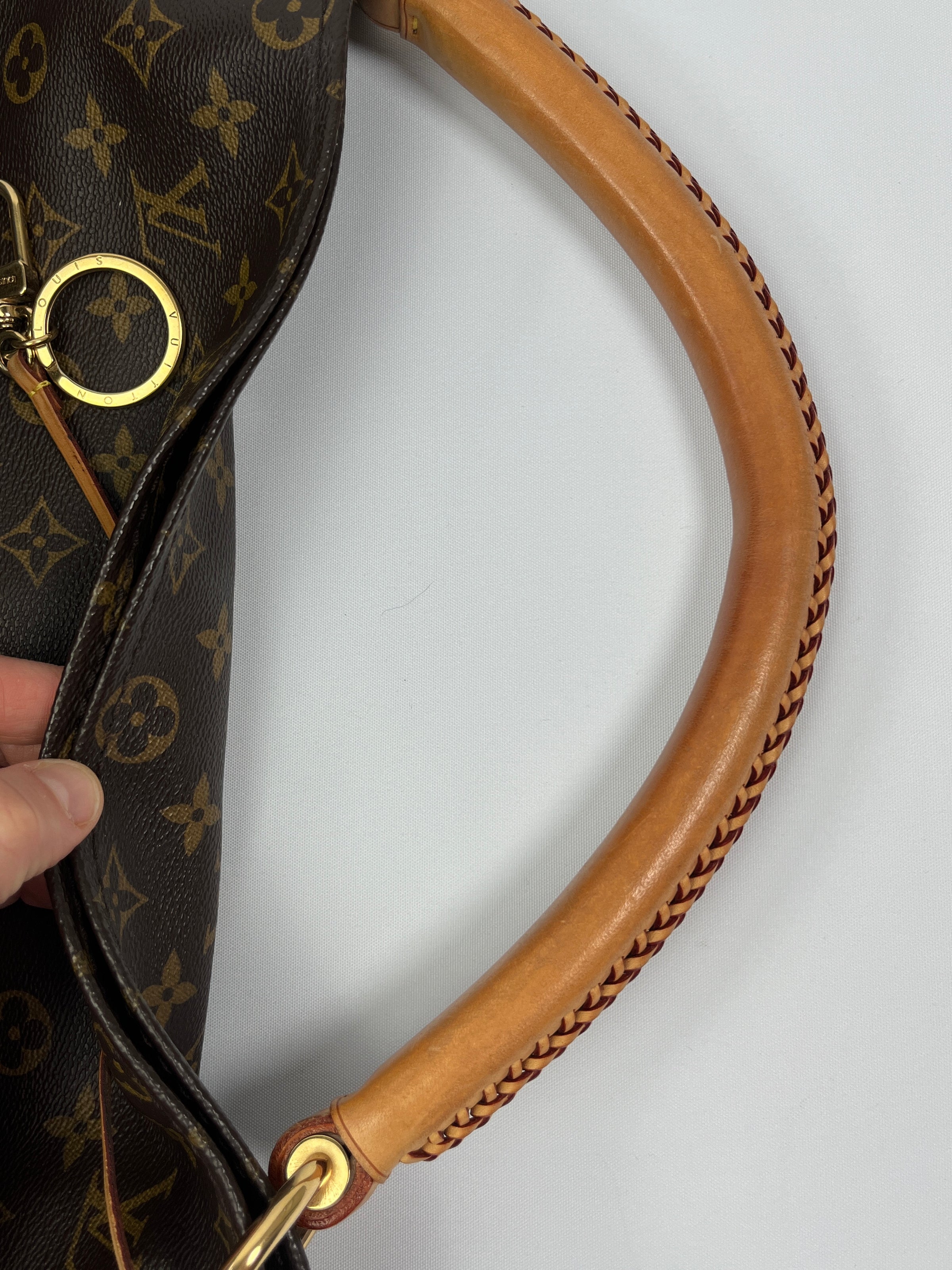 LOUIS VUITTON - ARTSY MM IN MONOGRAM CANVAS – RE.LUXE AU