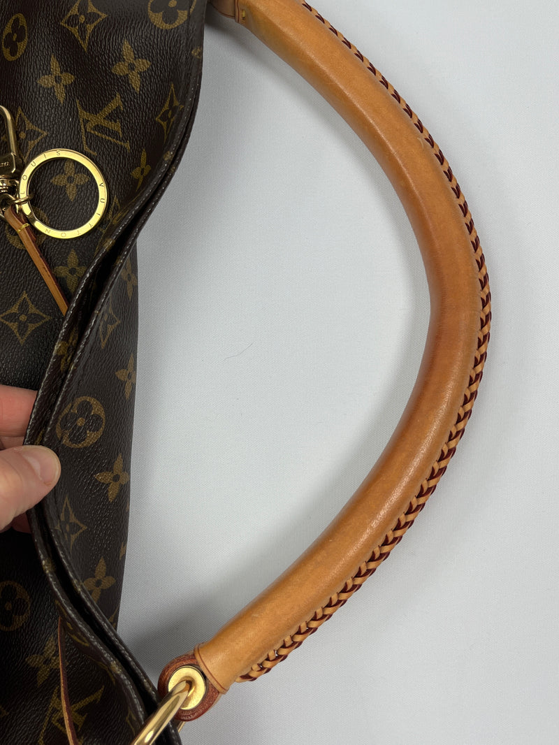LOUIS VUITTON - ARTSY MM IN MONOGRAM CANVAS