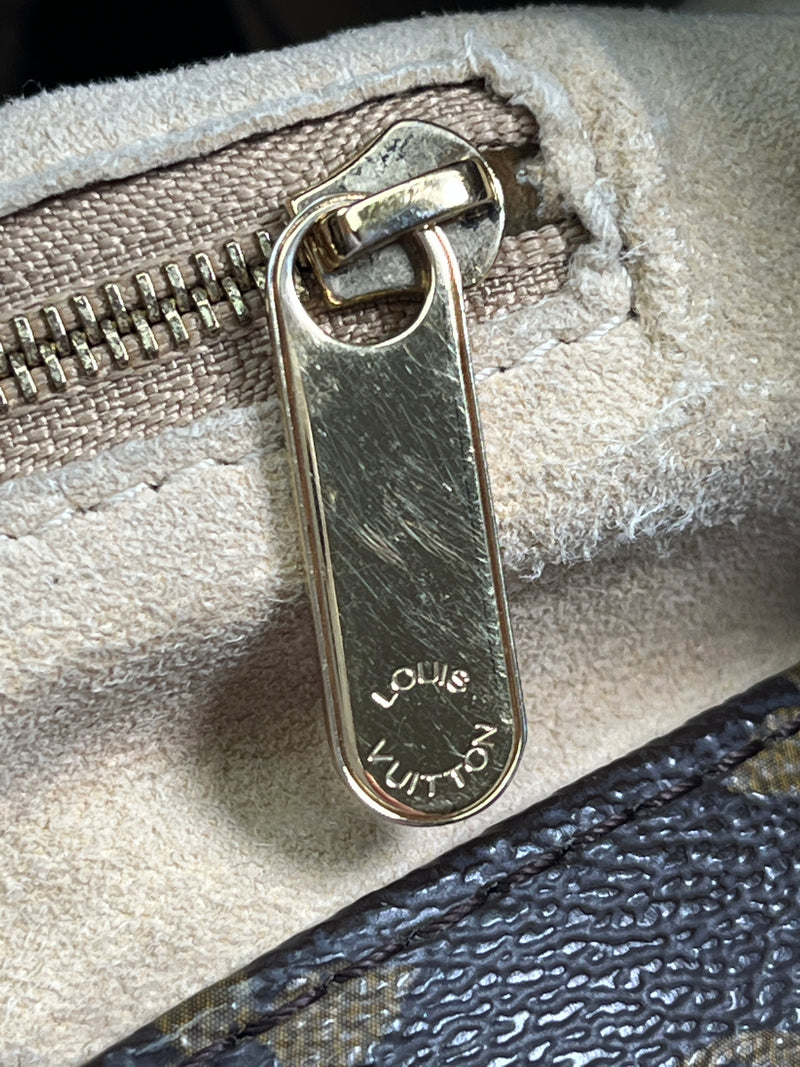 LOUIS VUITTON - ARTSY MM IN MONOGRAM CANVAS