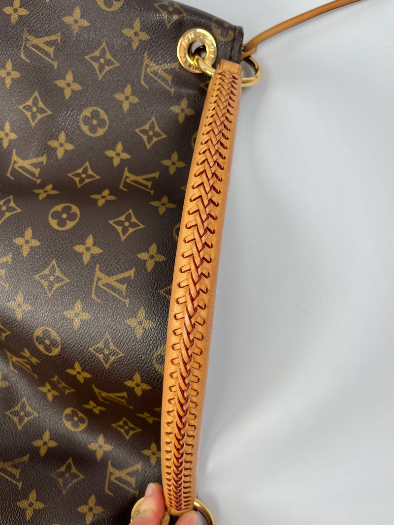 LOUIS VUITTON - ARTSY MM IN MONOGRAM CANVAS