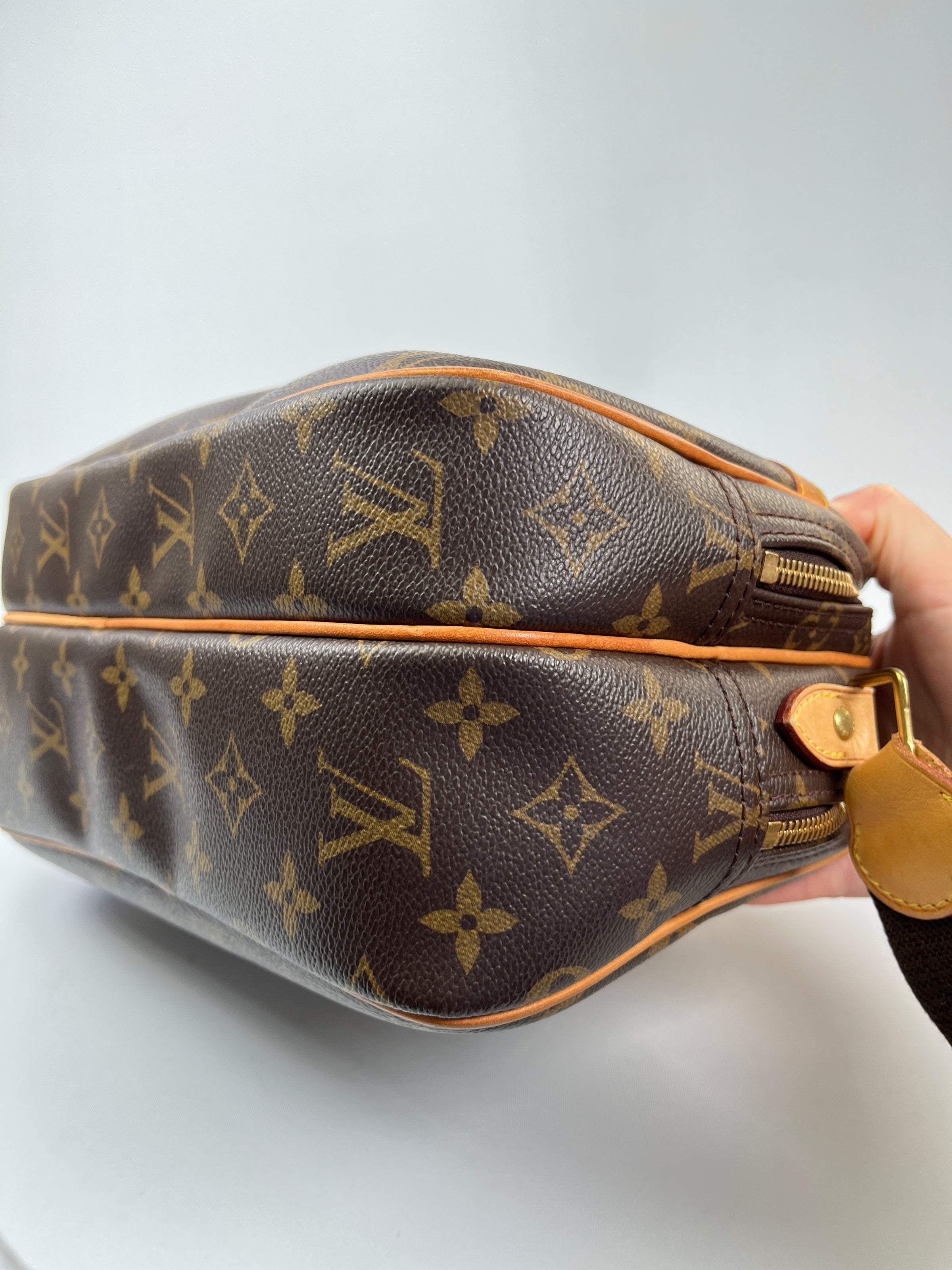 Louis Vuitton Monogram Reporter GM - Luxury Helsinki