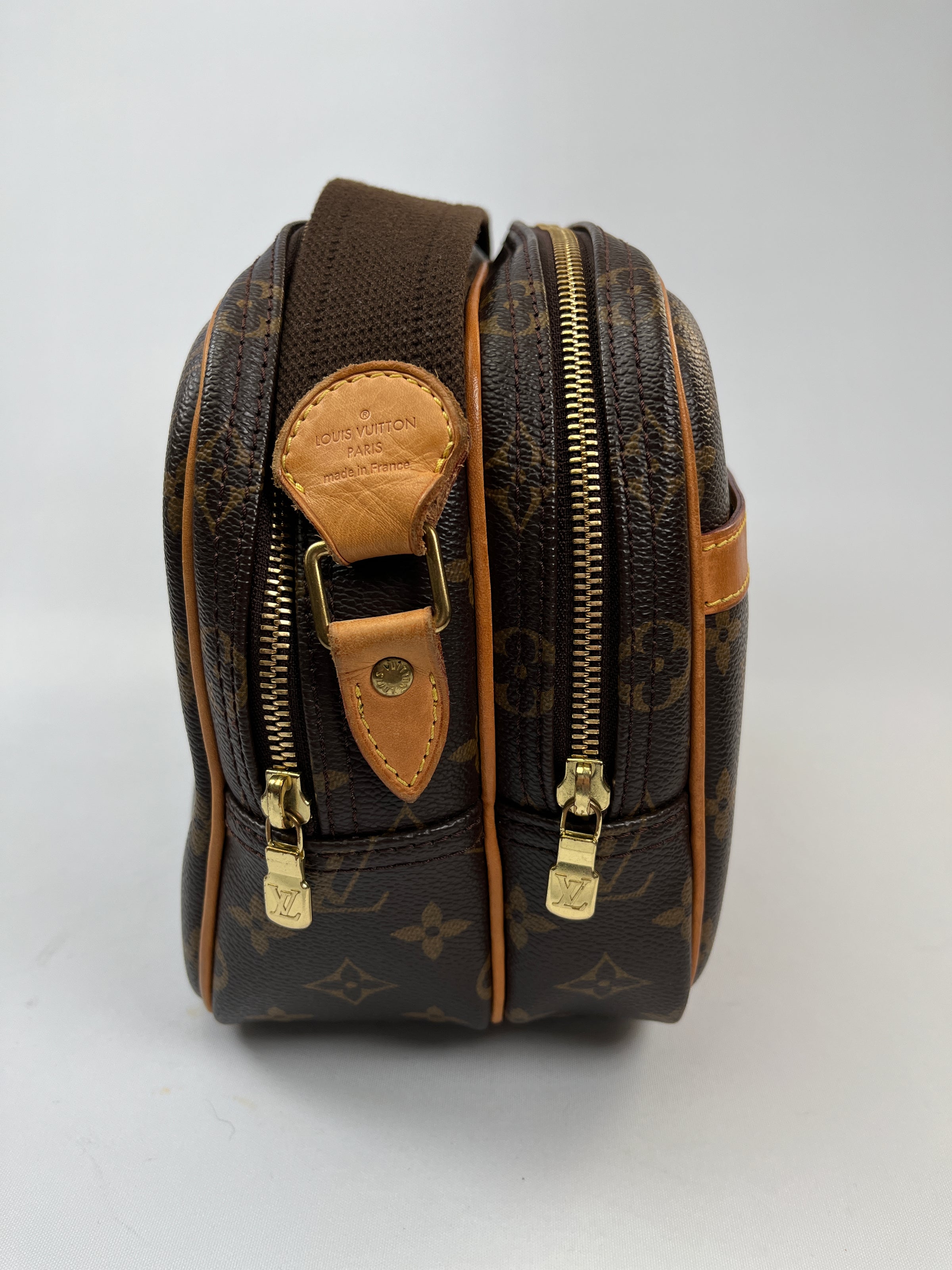 Reporter bag Louis Vuitton Brown in Polyester - 23049602