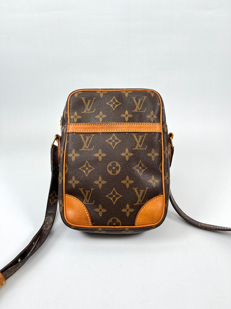LOUIS VUITTON - DANUBE CROSS BODY BAG IN MONOGRAM CANVAS - YR 2003