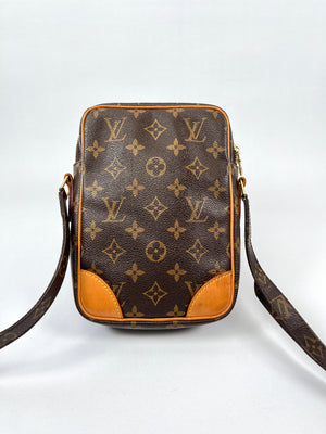 LOUIS VUITTON - DANUBE CROSS BODY BAG IN MONOGRAM CANVAS - YR 2003