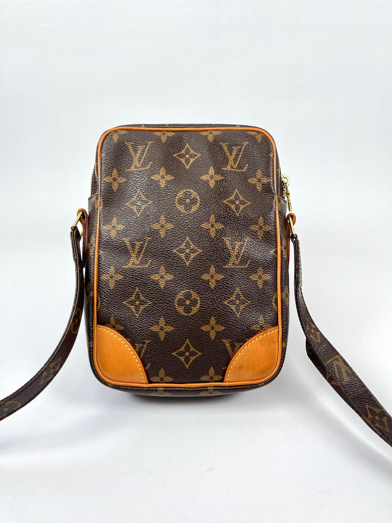 LOUIS VUITTON - DANUBE CROSS BODY BAG IN MONOGRAM CANVAS - YR 2003